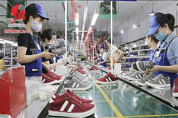 băng tải pvc trong ng&agrave;nh sản xuất 