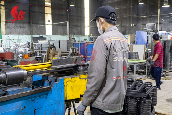 gia-cong-kim-loai-tam 2.jpg (269 KB)