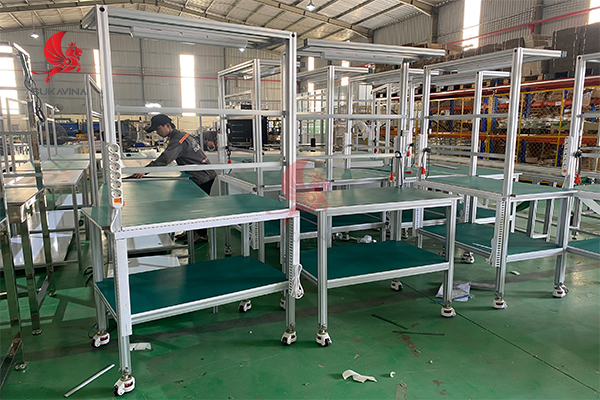 Bàn thao tác nhôm định hình kết hợp bánh xe xoay 360 độ workbench-ban-thao-tac-cong-nghiep 8.jpg (287 KB)