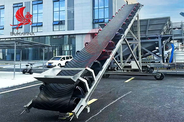 so s&aacute;nh băng tải pvc v&agrave; băng tải cao su