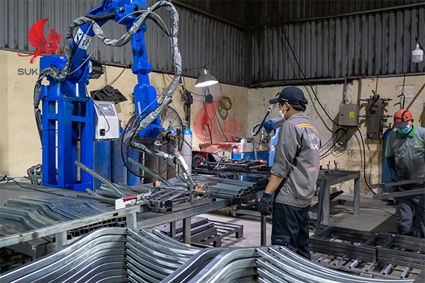 Gia Công Khung Thép Theo Yêu Cầu – Hàn MIG/TIG, Sơn Tĩnh Điện, Mạ Kẽm